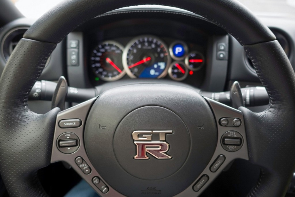 2016 - NISSAN GT-R 45TH ANNIVERSARY GOLD EDITION, foto 15