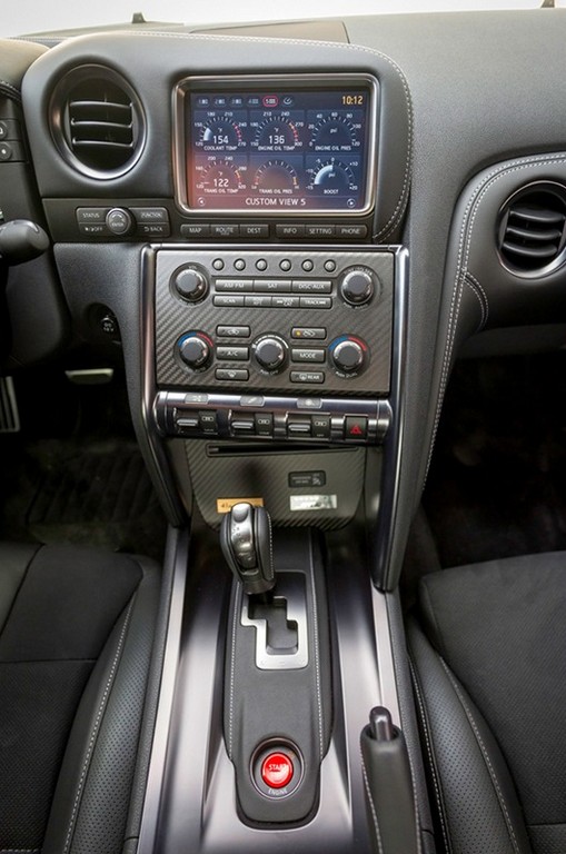 2016 - NISSAN GT-R 45TH ANNIVERSARY GOLD EDITION, foto 19