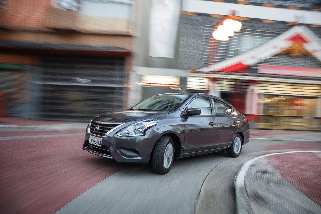 2015 - NISSAN VERSA, foto 2