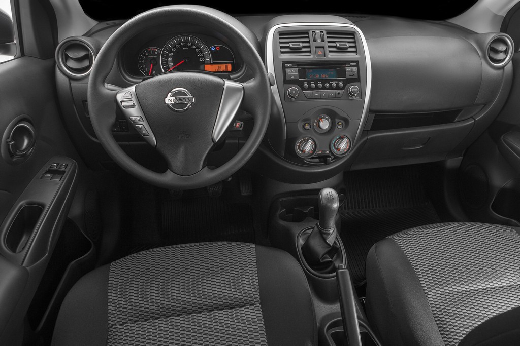 2015 - NISSAN VERSA, foto 35