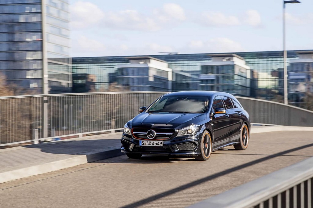 2015 - MERCEDES-AMG CLA 45 SHOOTING BRAKE ORANGE ART EDITION, foto 1