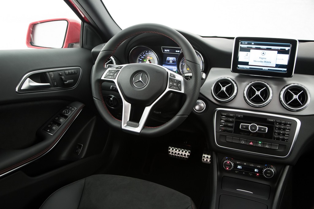 2015 - MERCEDES-BENZ GLA 250, foto 90