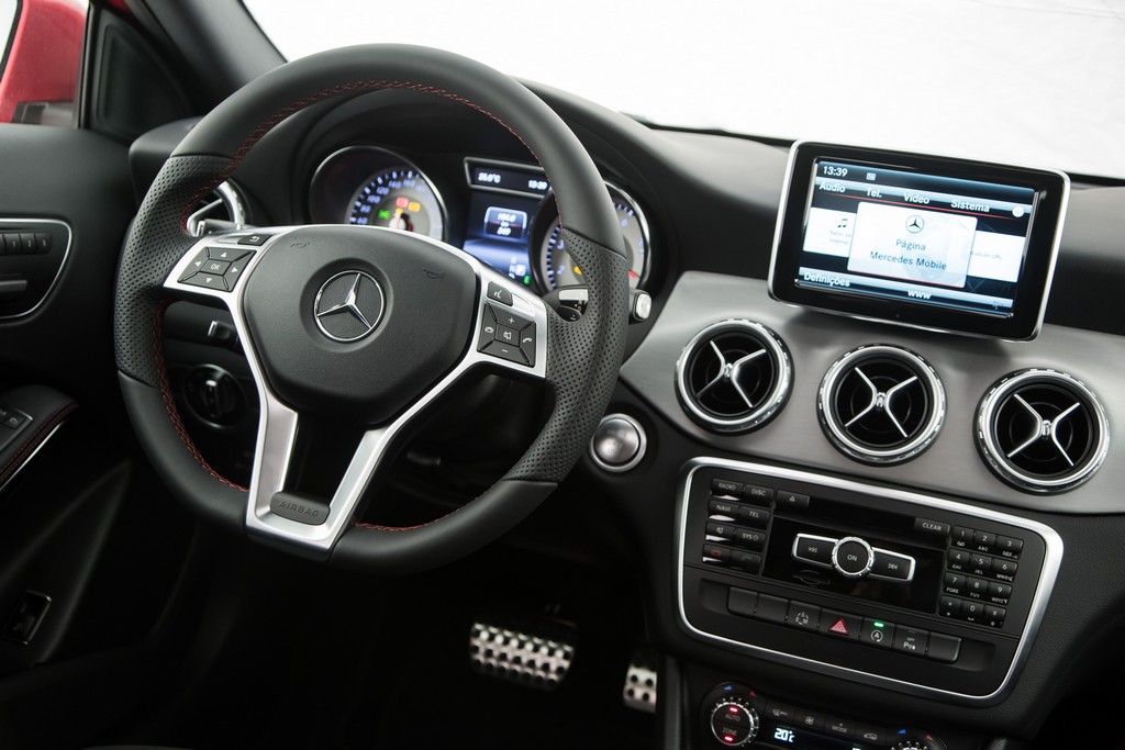 2015 - MERCEDES-BENZ GLA 250, foto 92