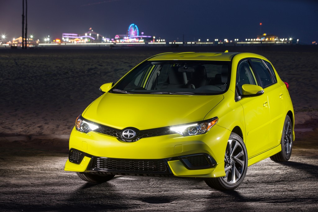 2016 - SCION iM, foto 3