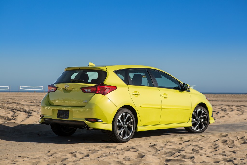 2016 - SCION iM, foto 4