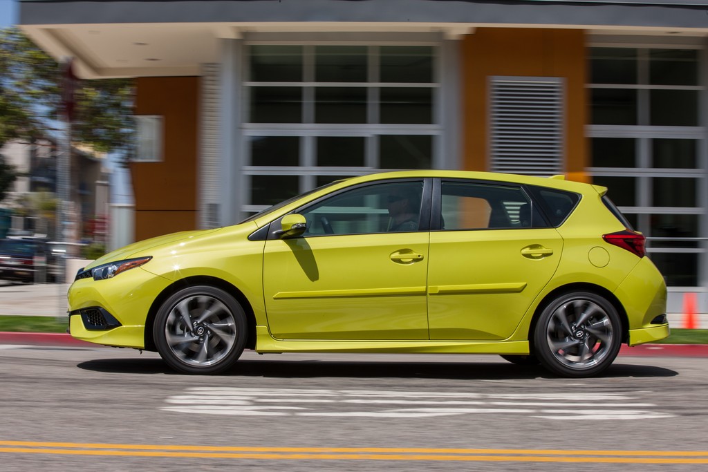 2016 - SCION iM, foto 7