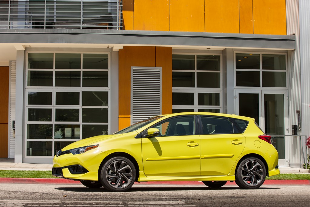 2016 - SCION iM, foto 9