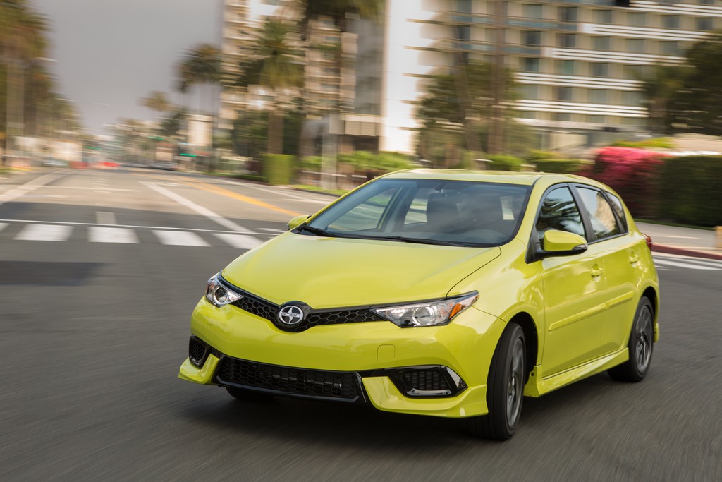 2016 - SCION iM, foto 11