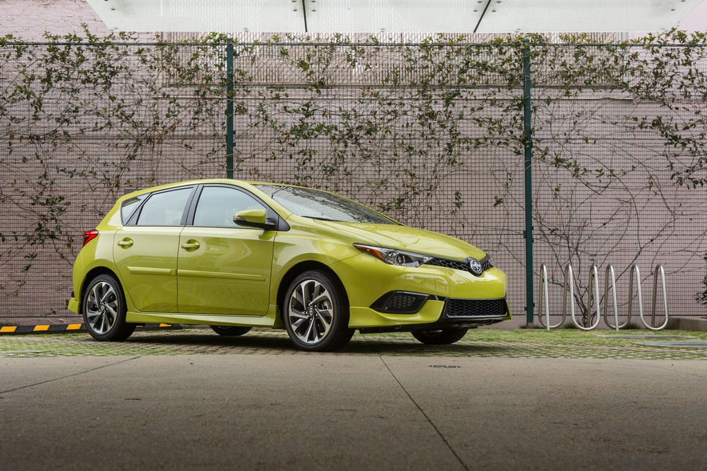 2016 - SCION iM, foto 12