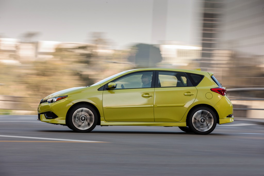 2016 - SCION iM, foto 13