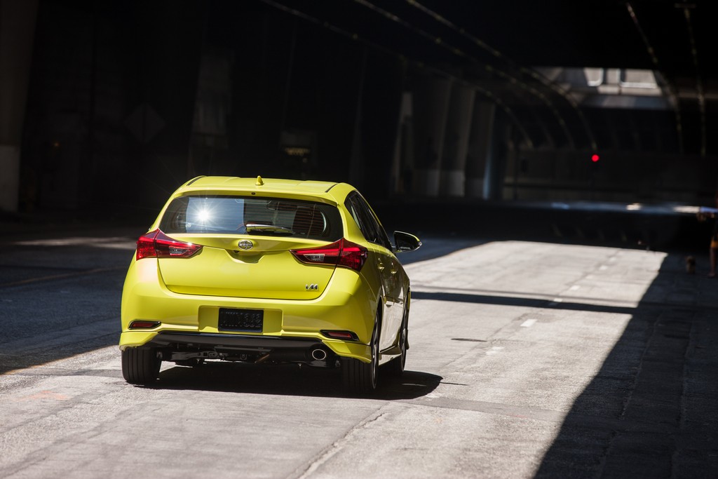 2016 - SCION iM, foto 16