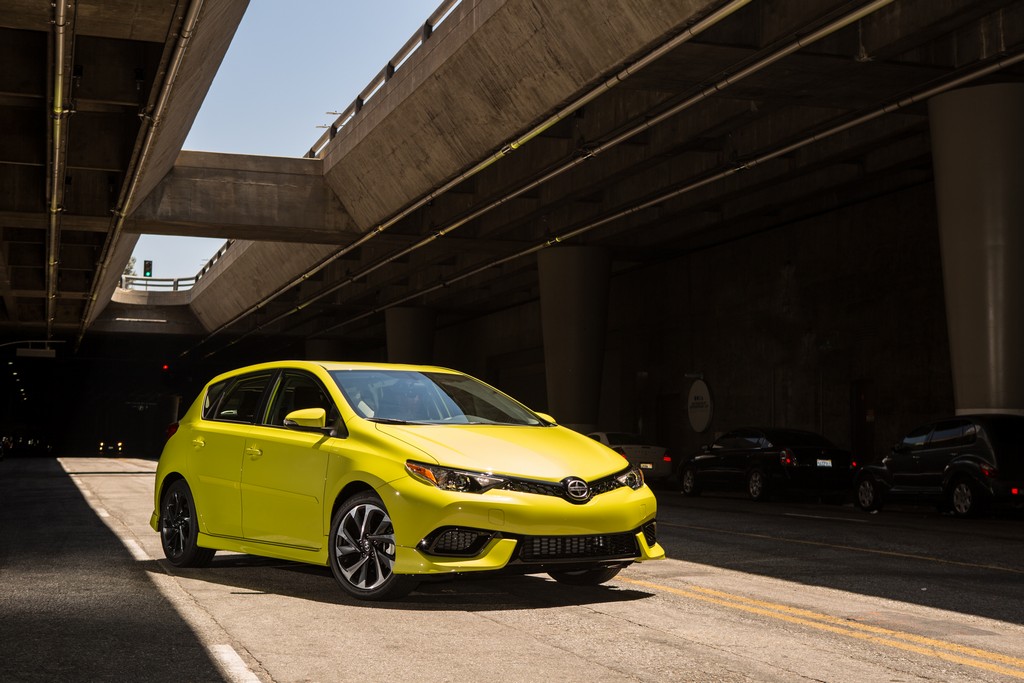 2016 - SCION iM, foto 18
