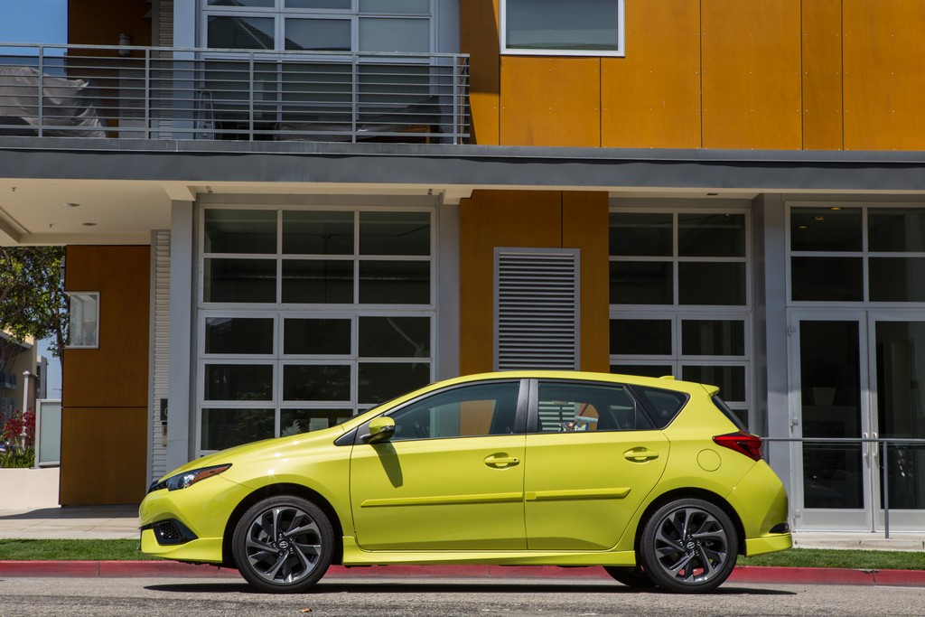2016 - SCION iM, foto 20