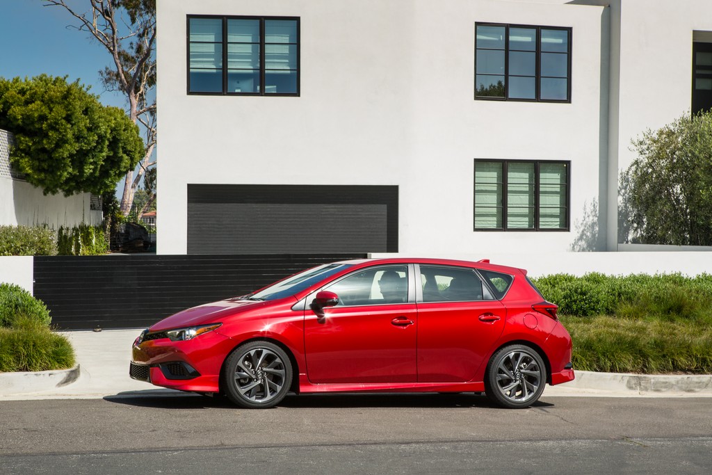2016 - SCION iM, foto 23