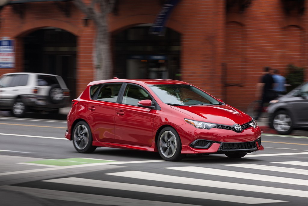2016 - SCION iM, foto 24