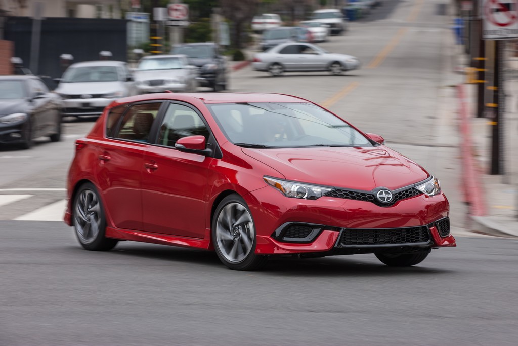 2016 - SCION iM, foto 31