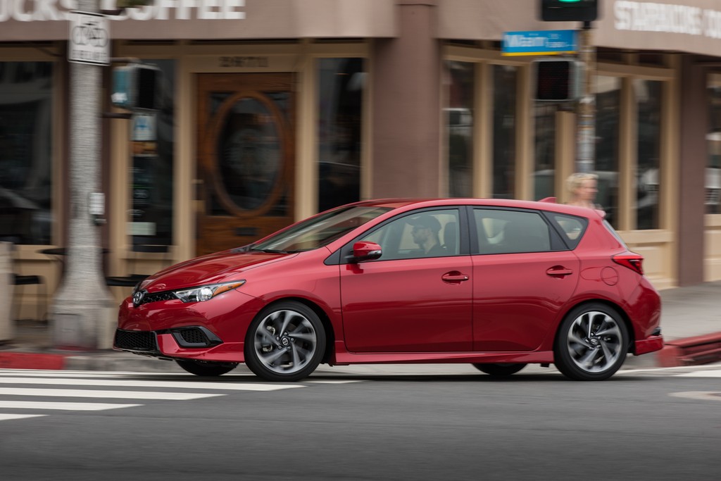 2016 - SCION iM, foto 32