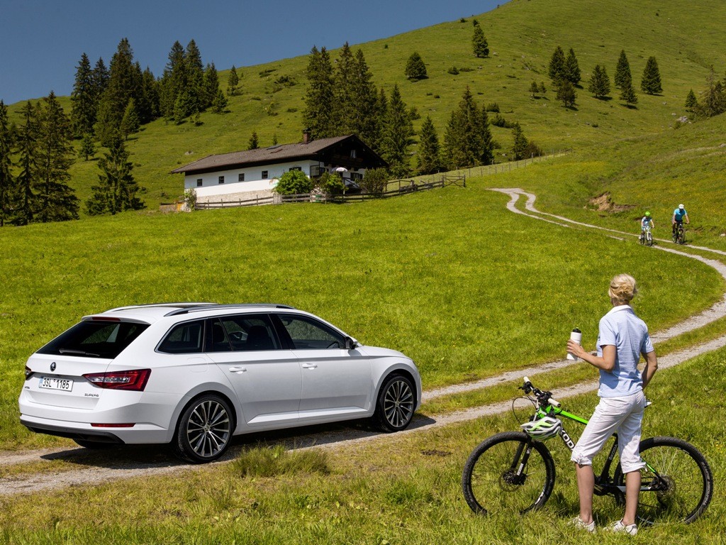 2016 - SKODA SUPERB COMBI, foto 14