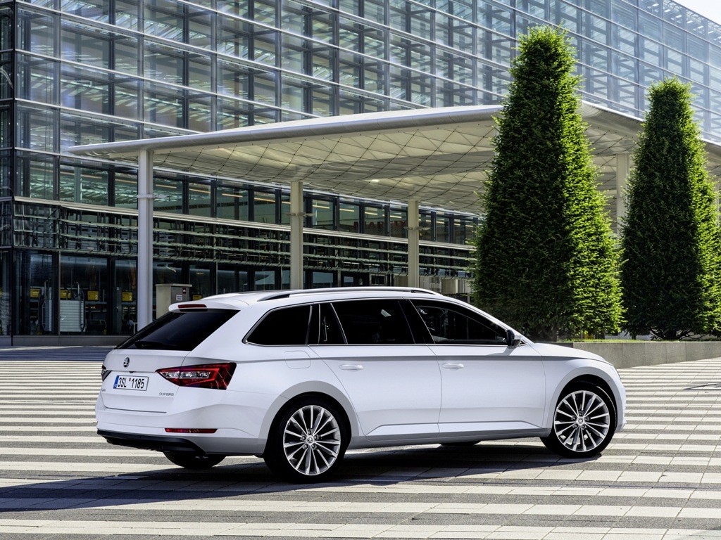 2016 - SKODA SUPERB COMBI, foto 17