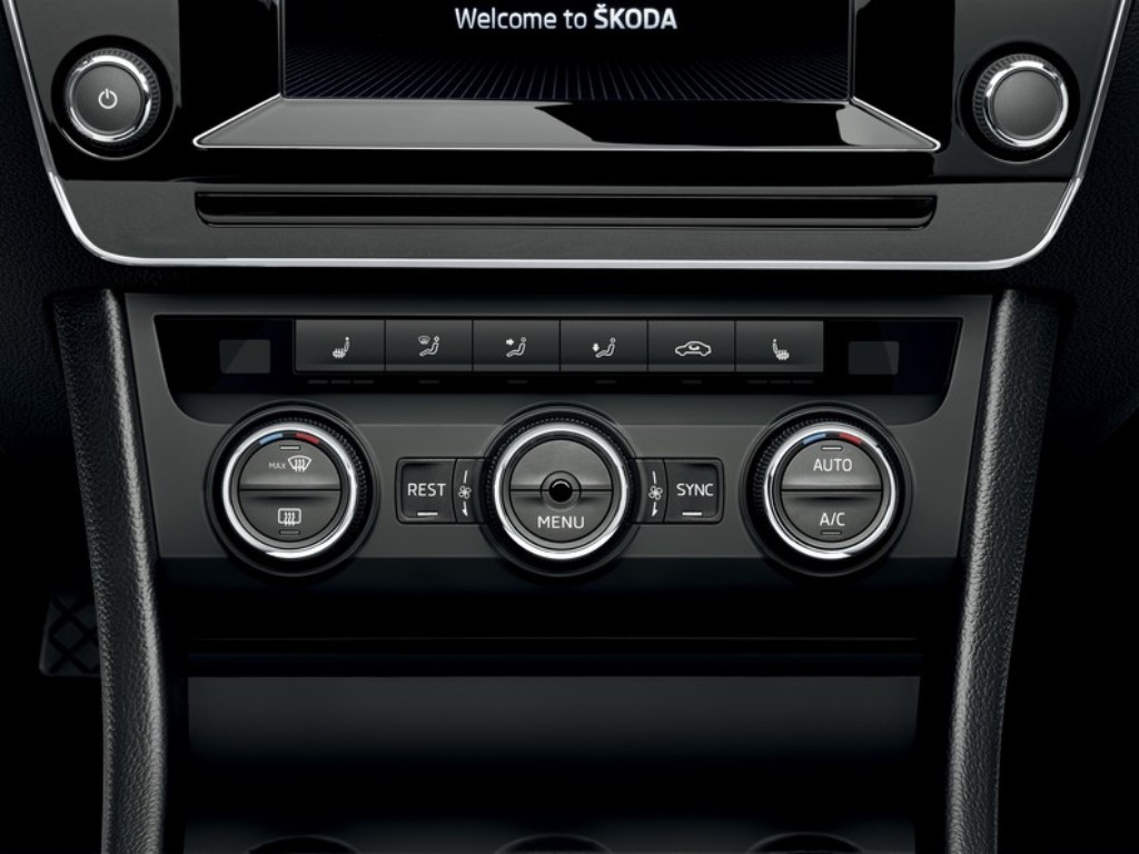 2016 - SKODA SUPERB COMBI, foto 35