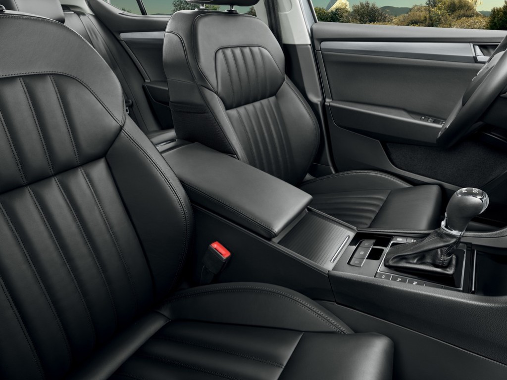 2016 - SKODA SUPERB COMBI, foto 37