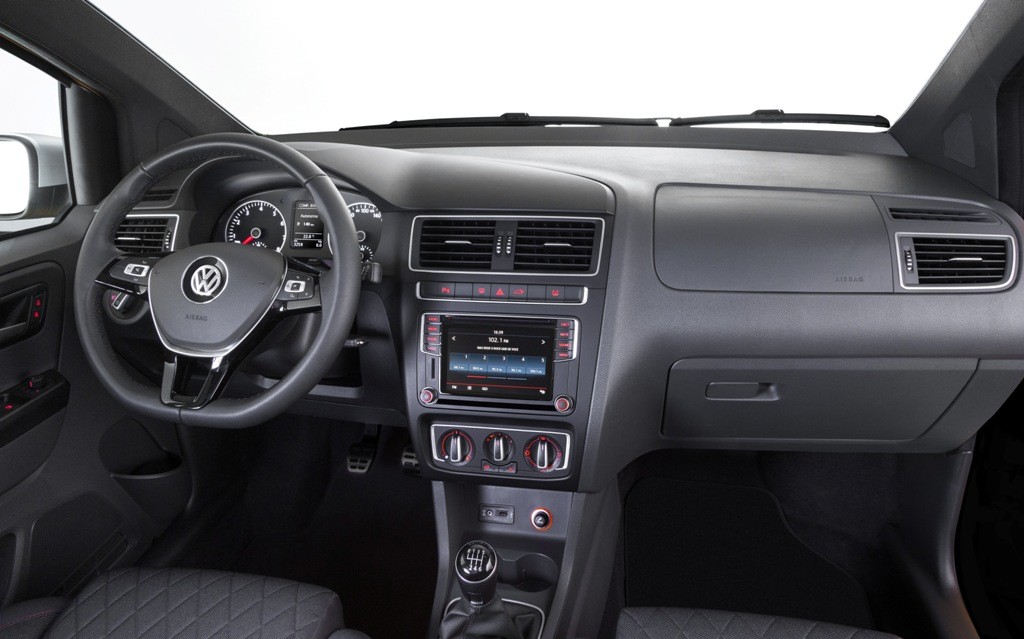 2016 - VOLKSWAGEN NOVO FOX, foto 7