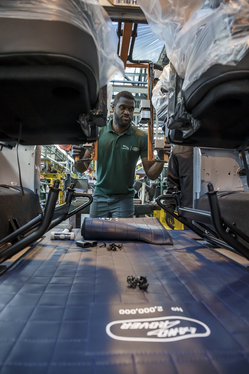 2015 - LAND ROVER DEFENDER ONE-OF-A-KIND, foto 48