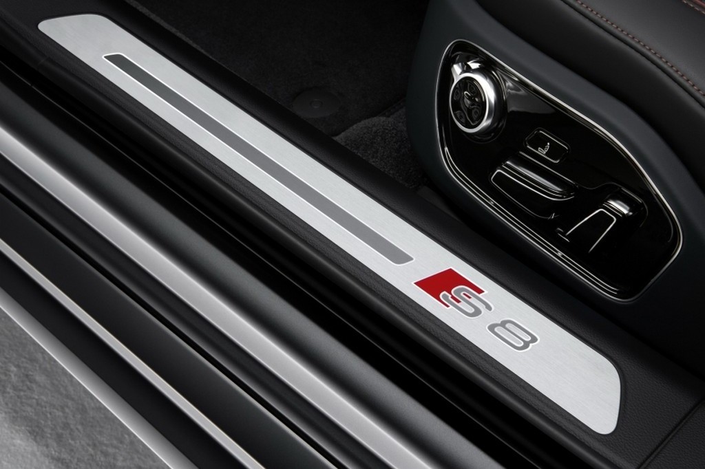 2015 - AUDI S8 PLUS, foto 16