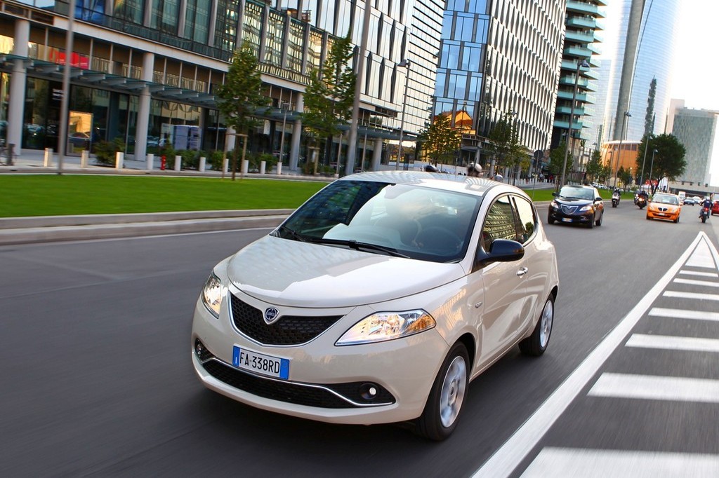 LANCIA YPSILON, foto 19
