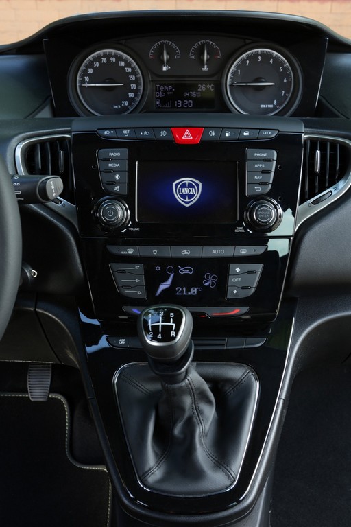 LANCIA YPSILON, foto 27