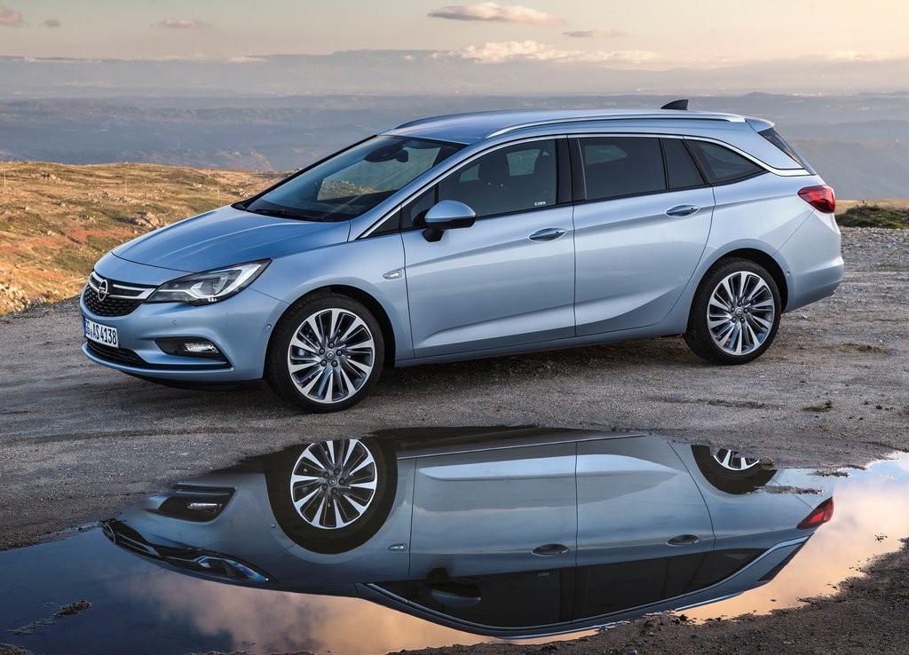 OPEL ASTRA SPORTS TOURER, foto 1