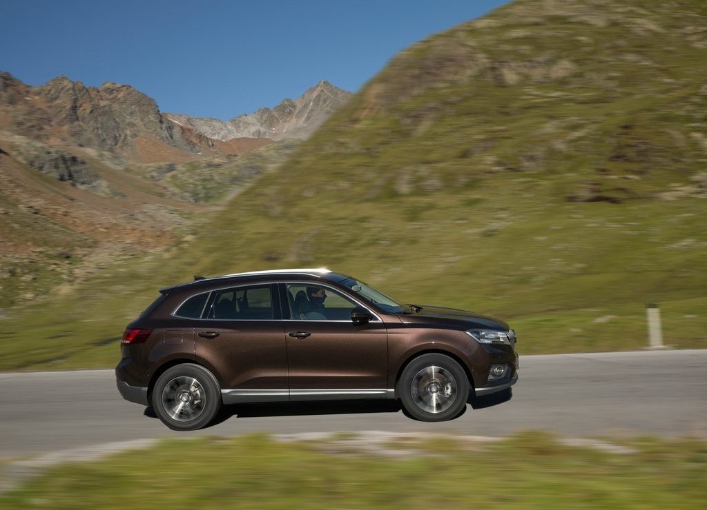 2015 - BORGWARD BX7, foto 12