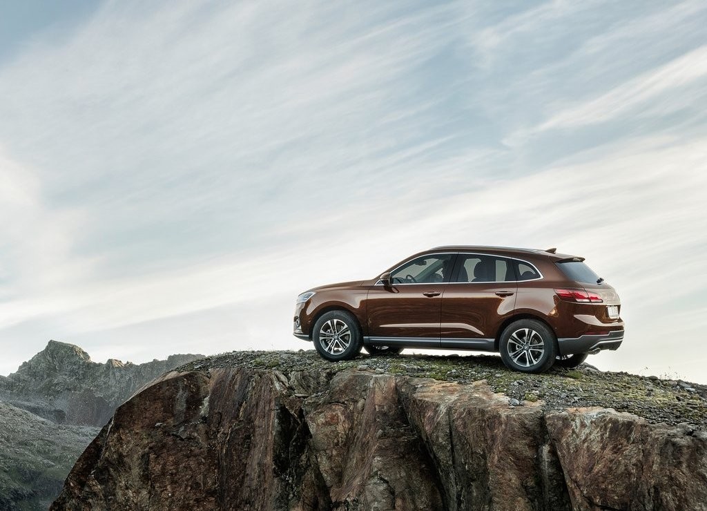 2015 - BORGWARD BX7, foto 14