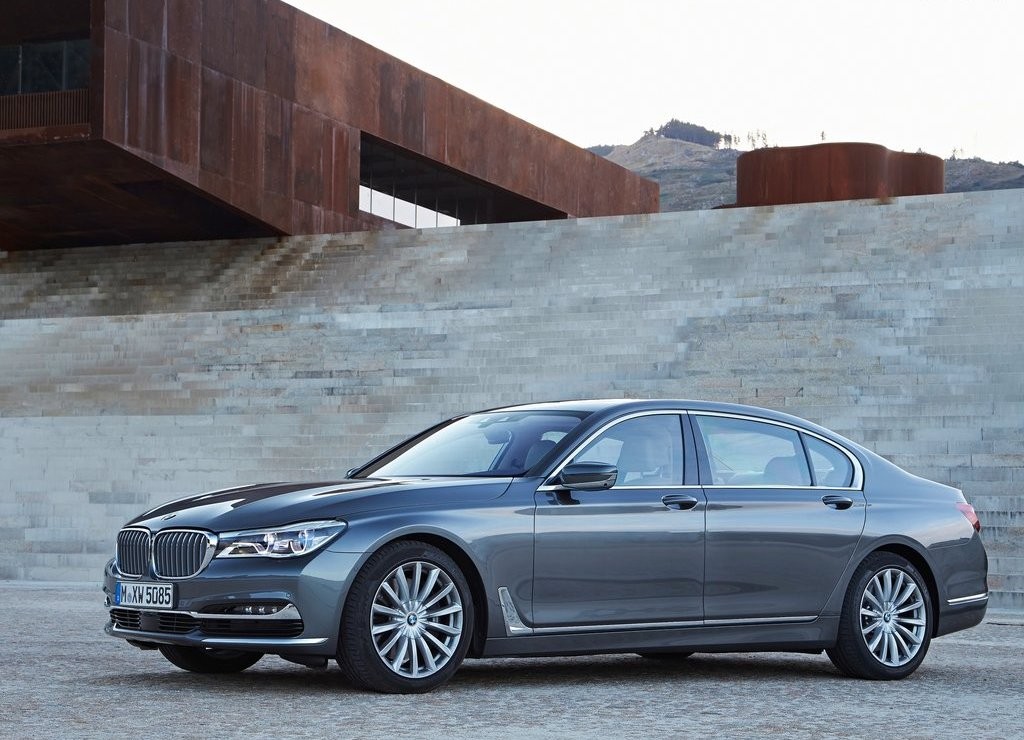 2016 - BMW 750Li, foto 2