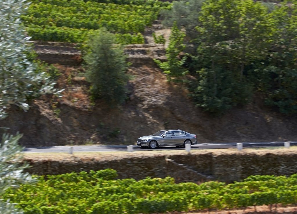 2016 - BMW 750Li, foto 33