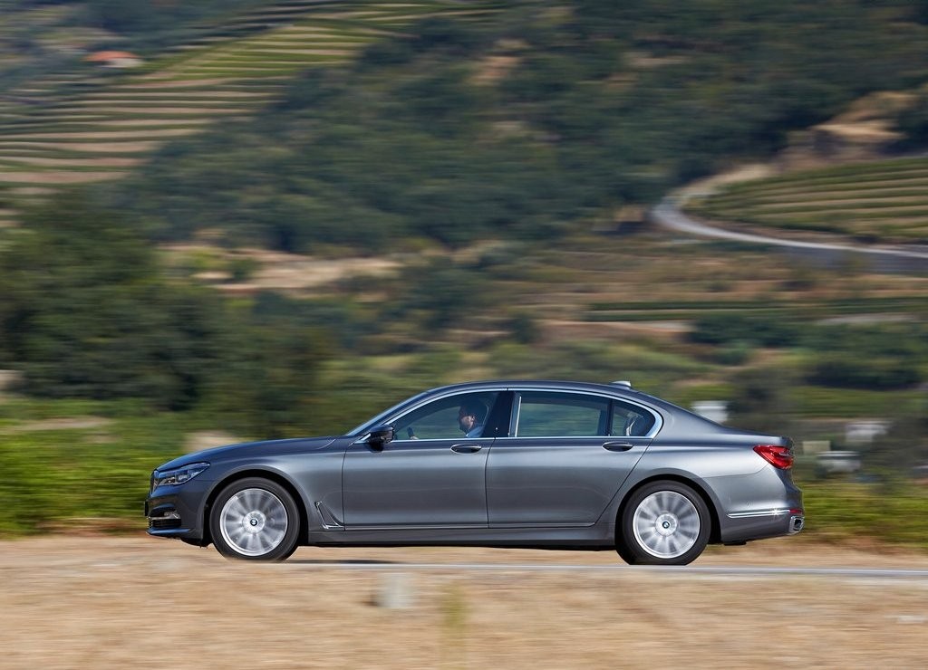 2016 - BMW 750Li, foto 40