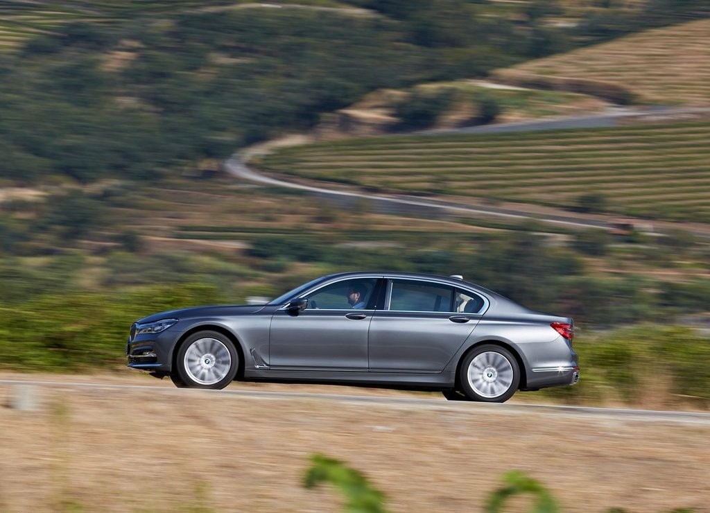 2016 - BMW 750Li, foto 42