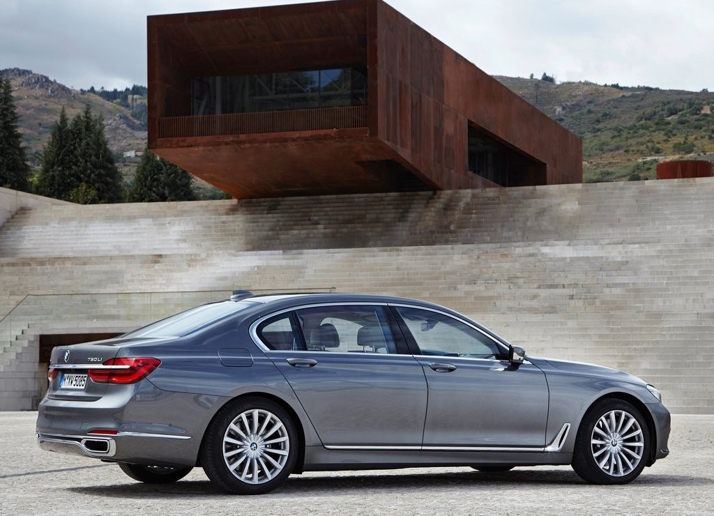 2016 - BMW 750Li, foto 47