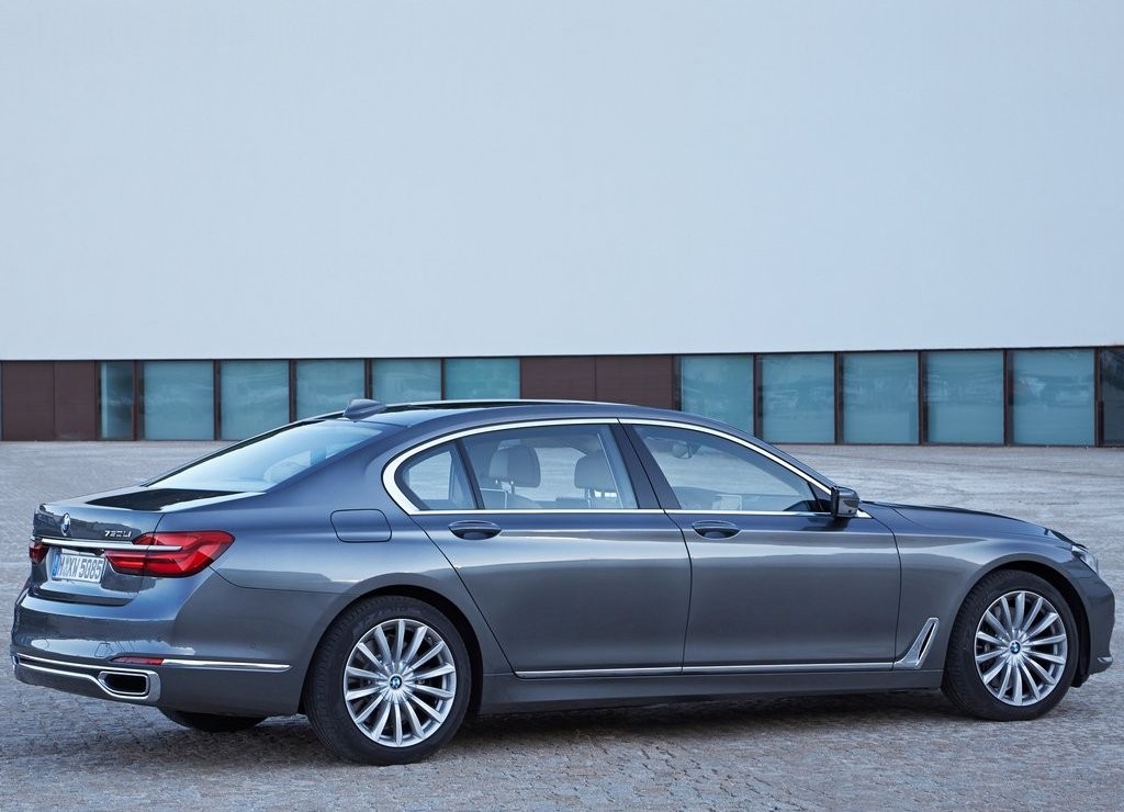 2016 - BMW 750Li, foto 50