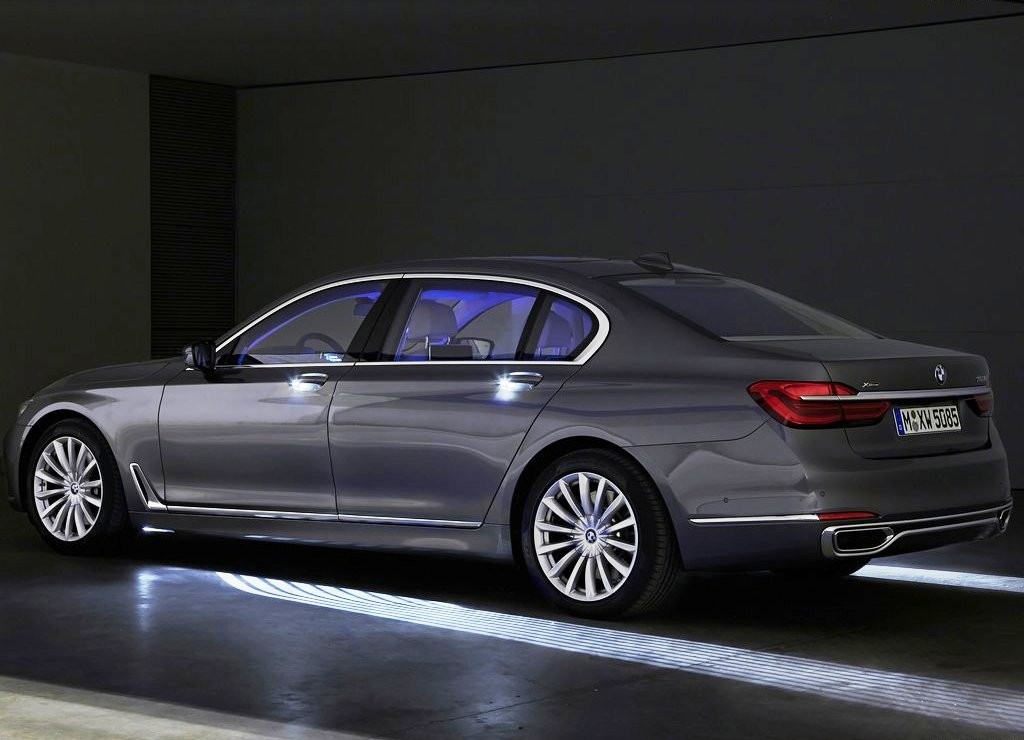 2016 - BMW 750Li, foto 51