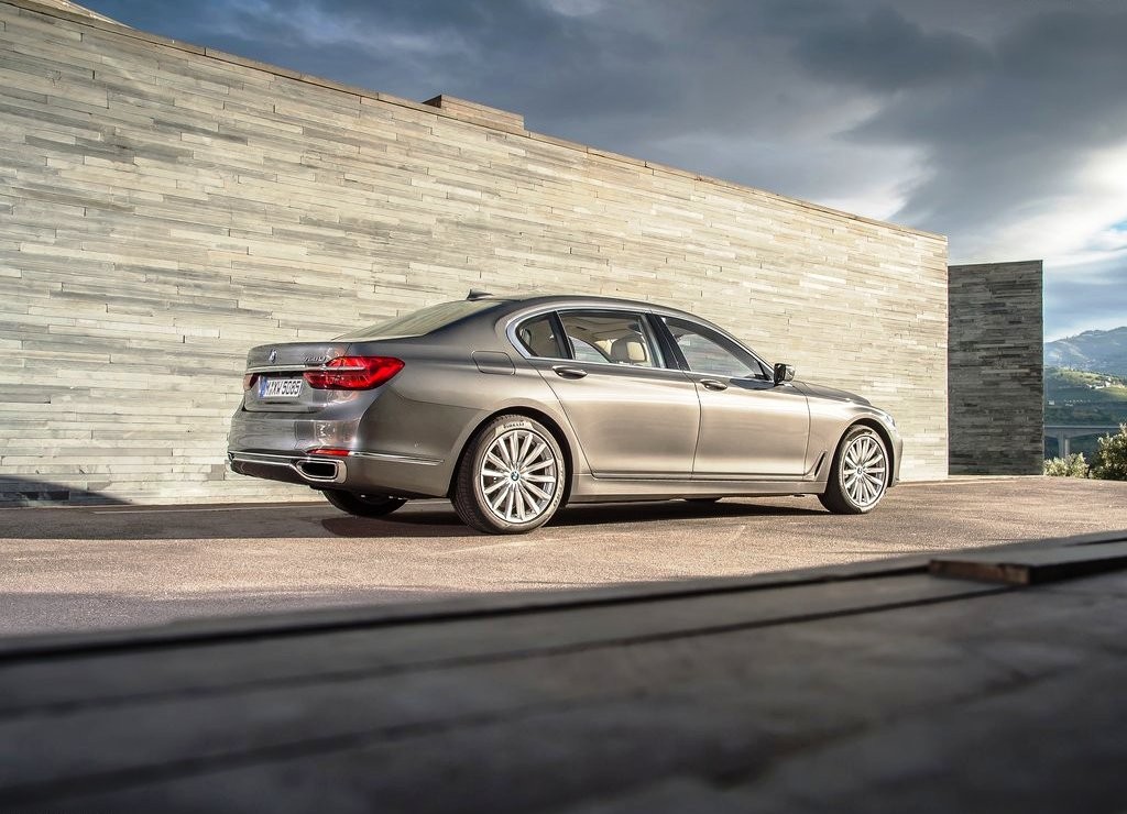 2016 - BMW 750Li, foto 52