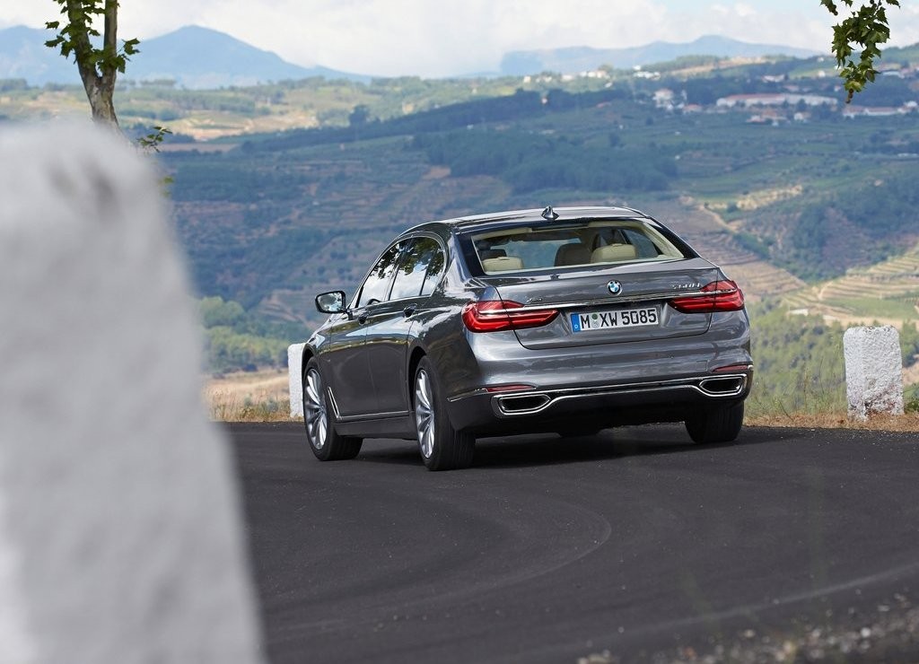 2016 - BMW 750Li, foto 54