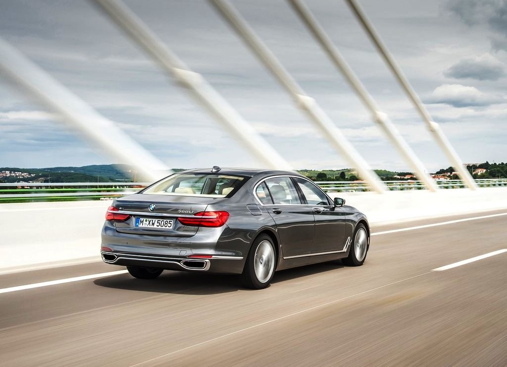 2016 - BMW 750Li, foto 62