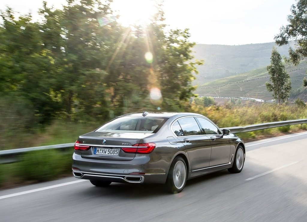 2016 - BMW 750Li, foto 63