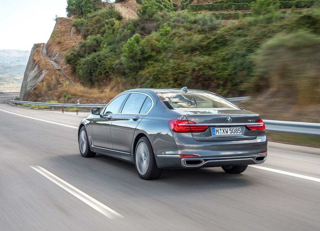 2016 - BMW 750Li, foto 64