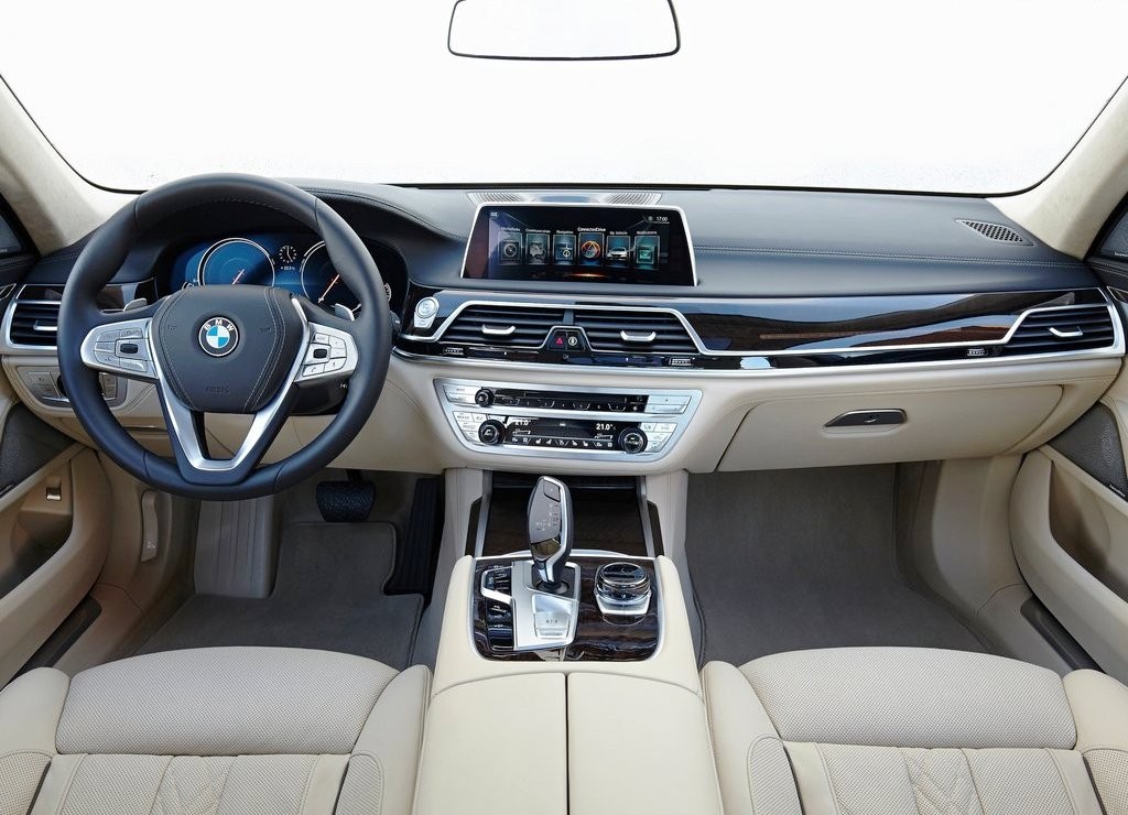 2016 - BMW 750Li, foto 81