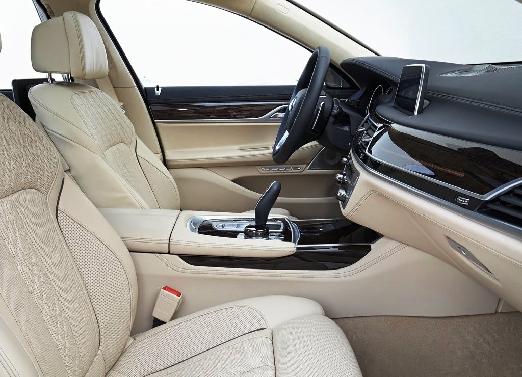 2016 - BMW 750Li, foto 82