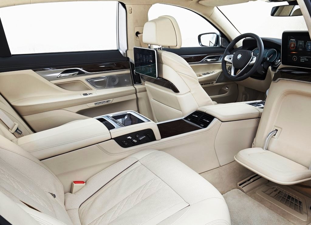 2016 - BMW 750Li, foto 83