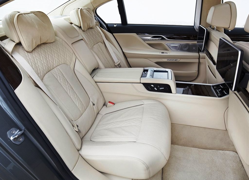 2016 - BMW 750Li, foto 84
