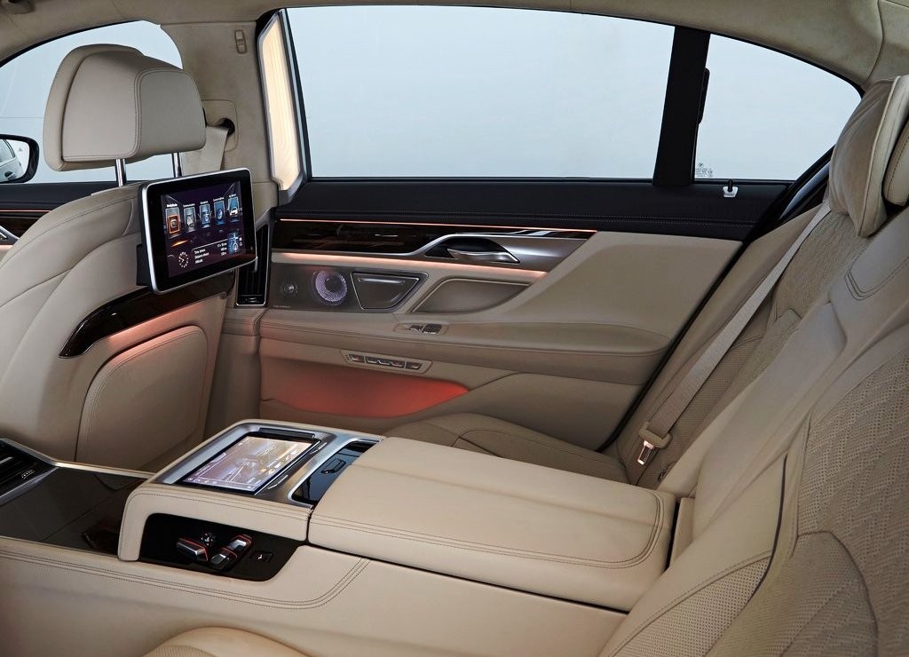2016 - BMW 750Li, foto 85